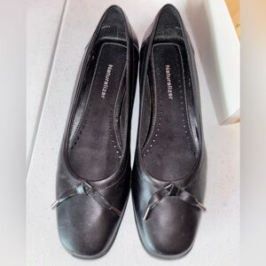 Naturalizer Black Leather Loafers with Bow Detail